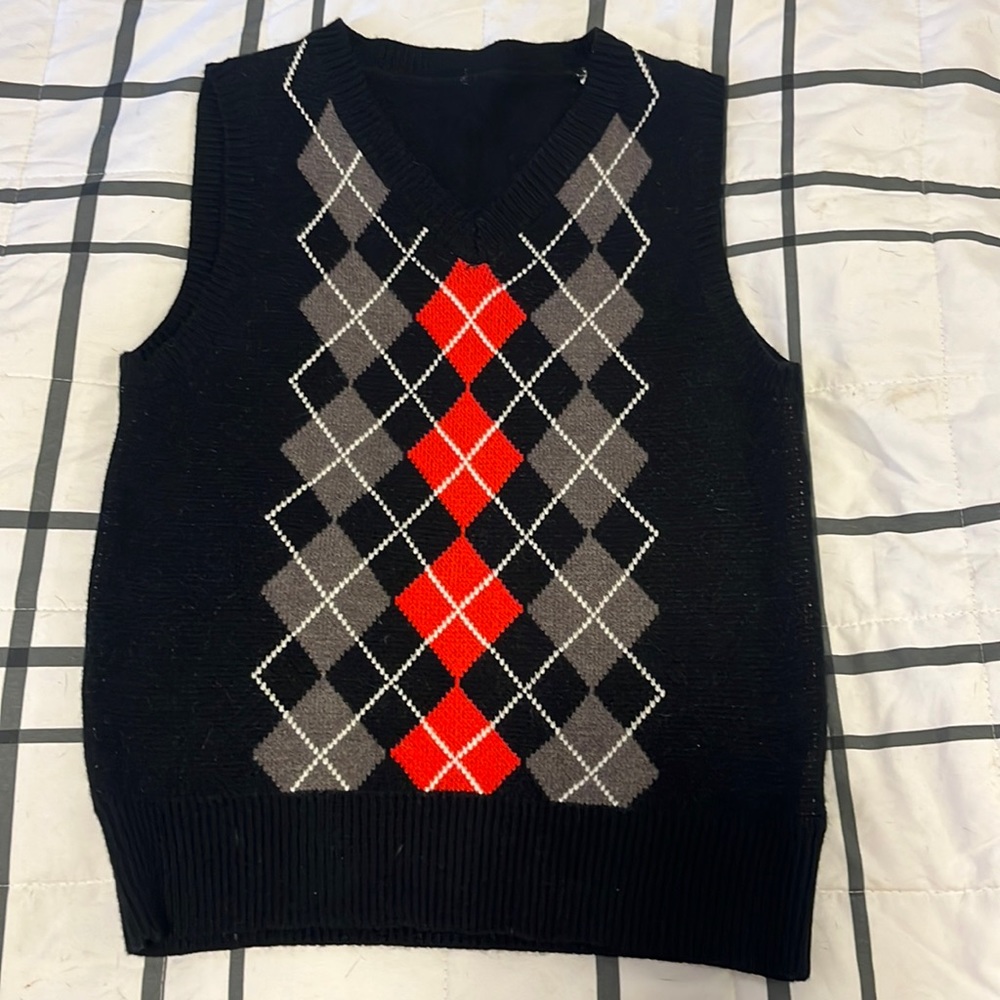 women’s v-neck argyle sweater